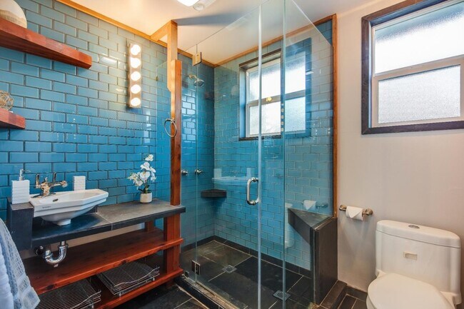 Foto del edificio - Beautiful 2 bd1 ba home for rent.