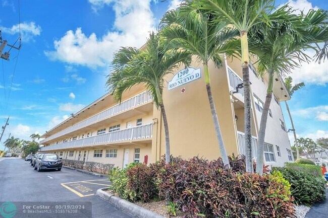 Building Photo - 1200 SW 12th Ave