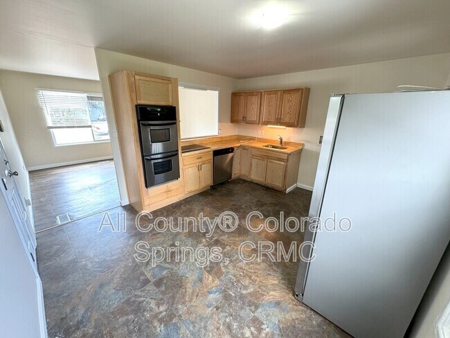 Foto del edificio - 2802 Casden Cir