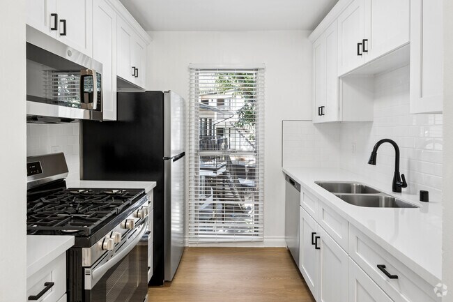 1 dormitorio, 1 baño - 600 pies cuadrados - Cocina - The Claire Manor Apts