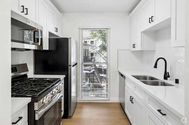 1BR, 1BA - 600SF - Kitchen - The Claire Manor Apts