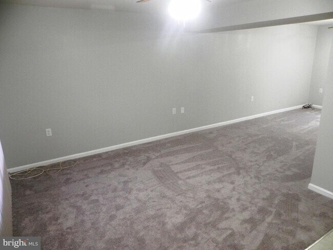 Building Photo - 310 Tumbleweed Pl
