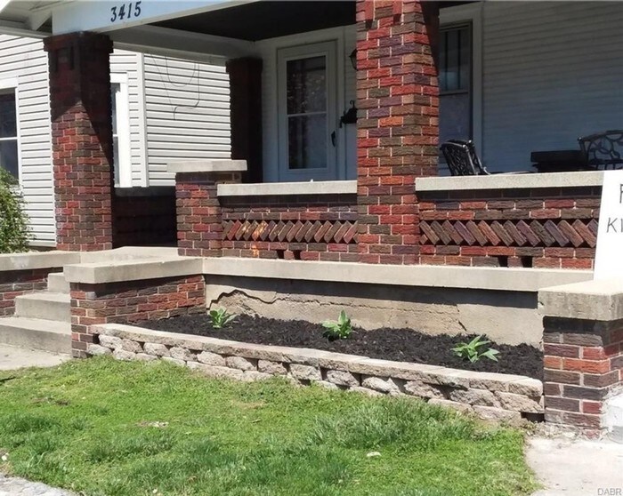 Primary Photo - Three Bedroom near Burkhardt!
