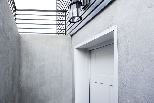 Foto del edificio - 715 Pine Ridge Ln