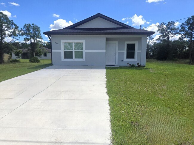 Foto del edificio - Cozy Two Bedroom, one bath house-Newer Con...