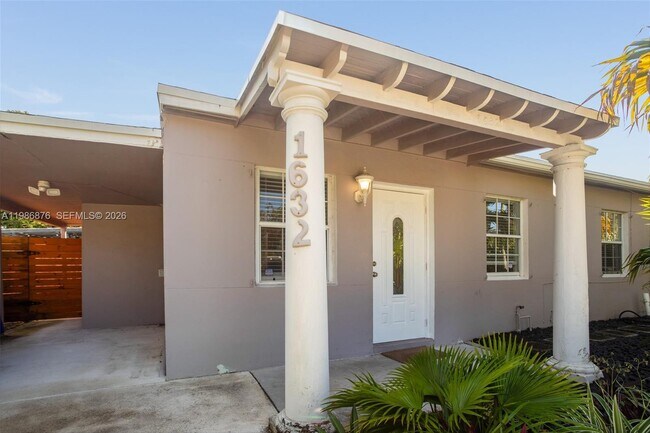 Building Photo - 1632 NW 6th Ave