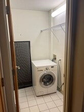 Building Photo - 2800 W 44th St