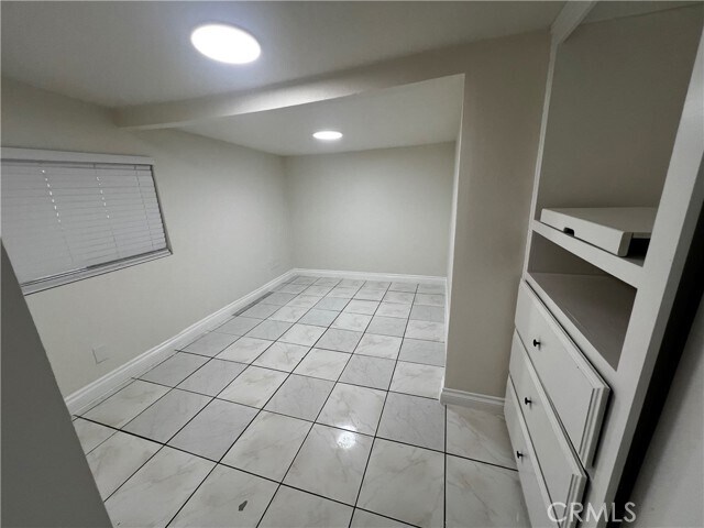 Foto del edificio - 6576 Lorena Ave