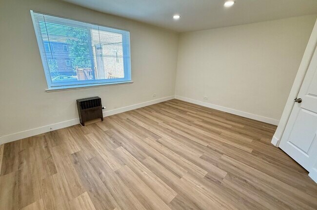 Foto del edificio - 1364 Lafayette St