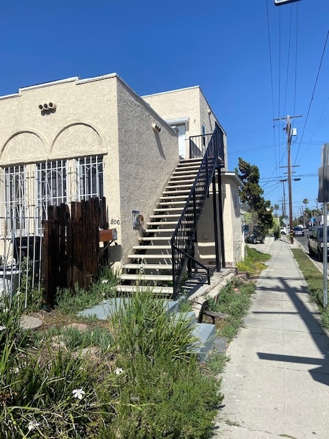 Building Photo - 800 N Mansfield Ave