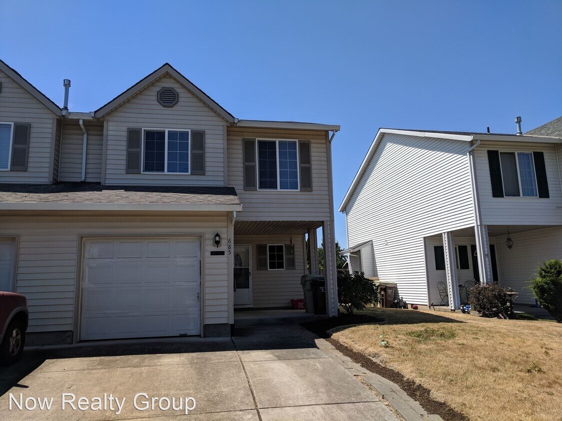 Foto principal - 3 br, 3 bath House - 685 SE 71st Ave