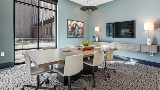 Building Photo - The Sadie