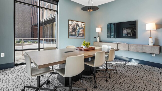 Building Photo - The Sadie