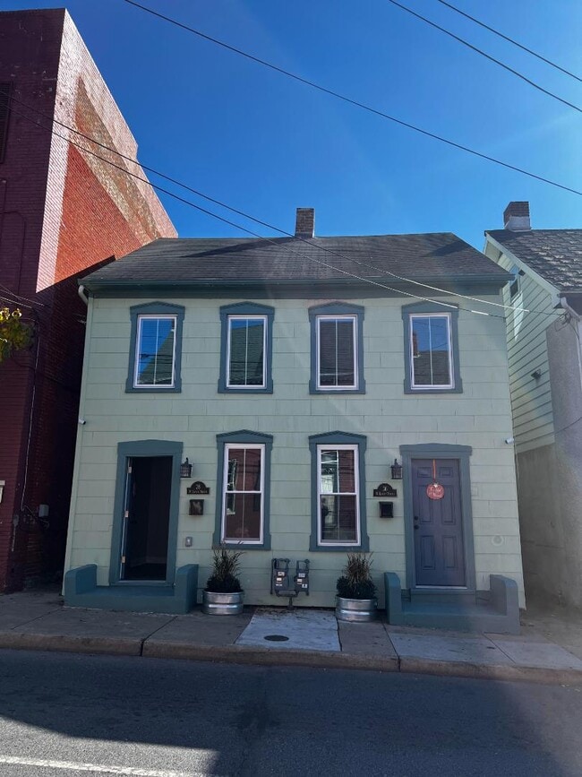 Building Photo - 36 N Locust St
