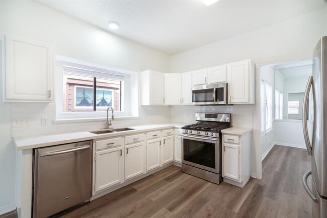 Photo - 1030 Wentworth Dr (Pearland, TX) House
