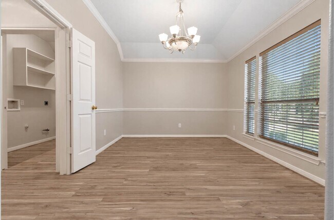 Building Photo - 3207 Hickory Knoll Dr