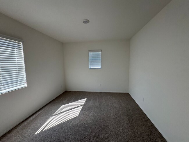 Building Photo - 35286 Sorenstam Dr