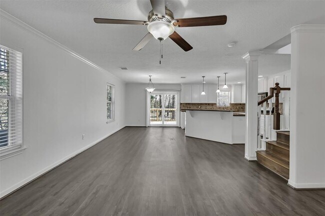 Building Photo - 1649 Mohawk Dr