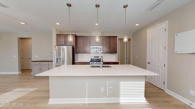 Foto del edificio - 333 Cedar Elm Wy