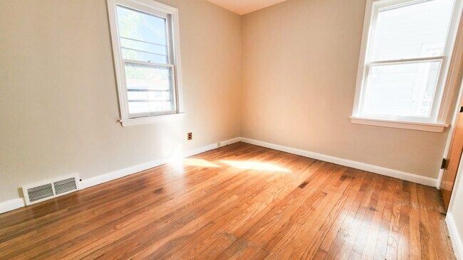 Foto del edificio - Adorable 3 bedroom, 1 bath bungalow