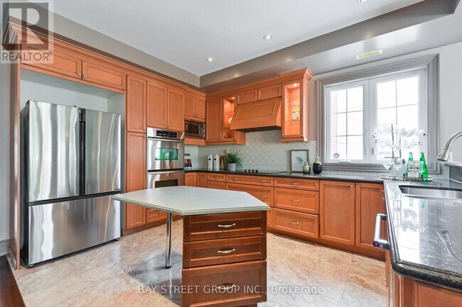 Photo du bâtiment - 40 Holland Park Ave