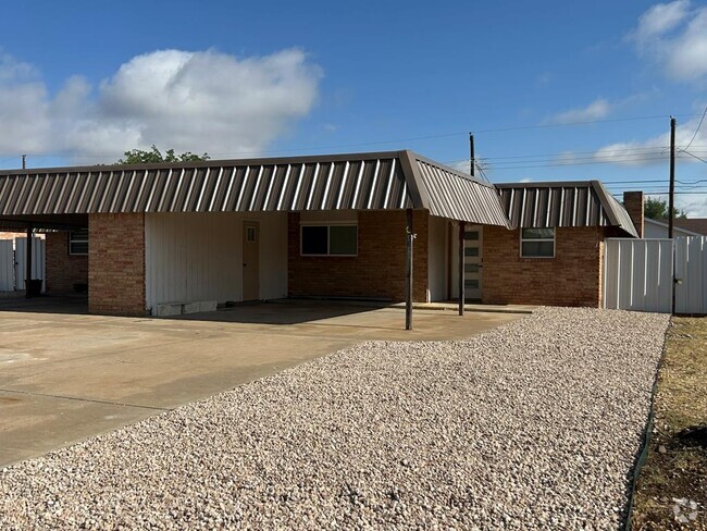 Building Photo - 1316 Tanglewood Ln