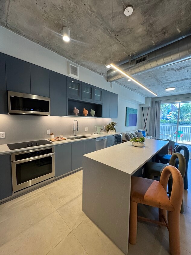 Foto principal - 72 NW 25th St