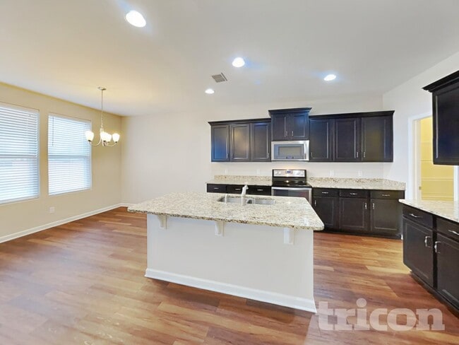 Building Photo - 703 Bench Ln