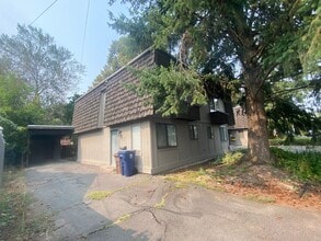 Building Photo - 1318 S Hawthorne Pl