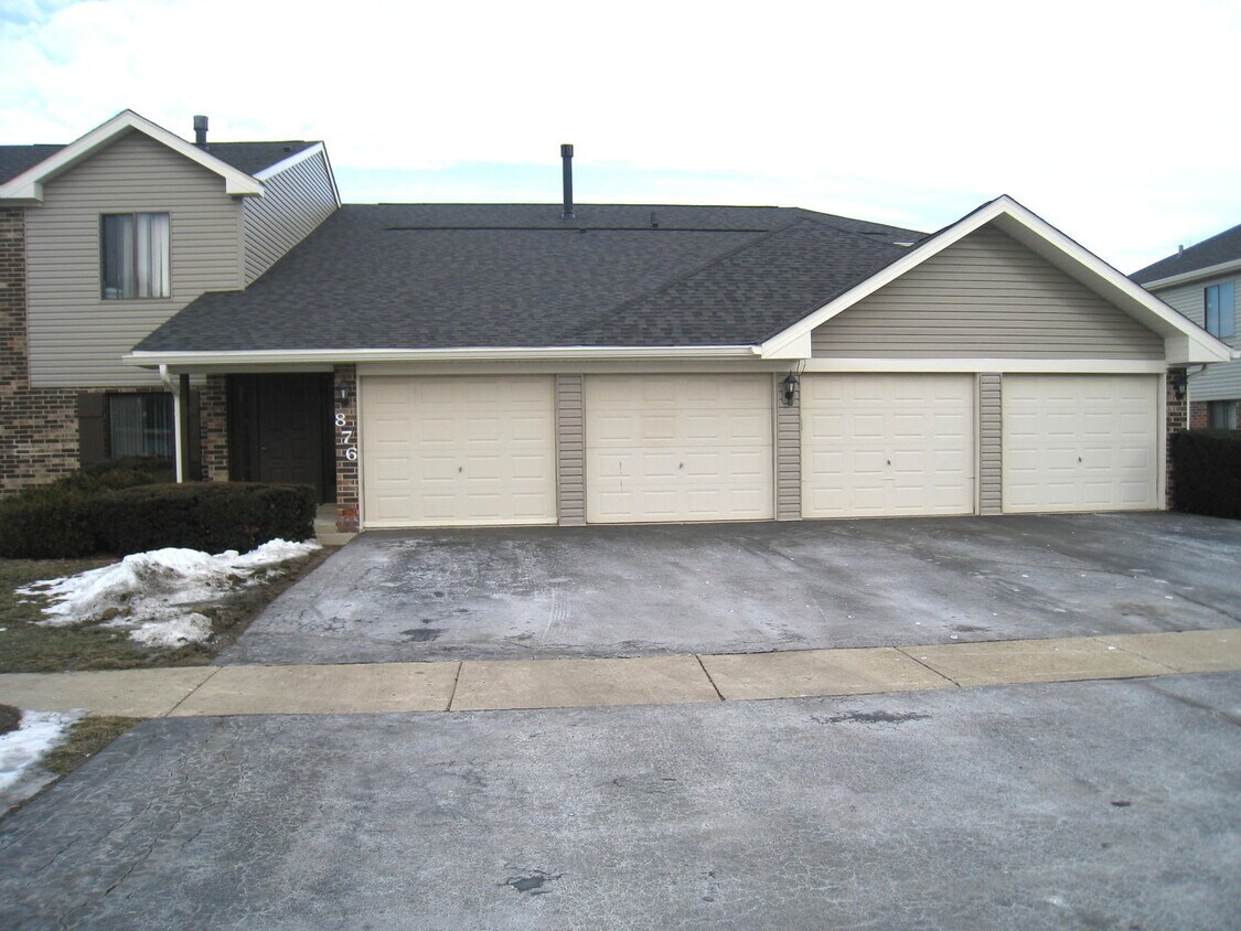 876 Cross Creek Ct Unit 1B, Roselle, IL 60172 Condo for Rent in