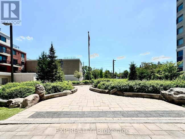 Photo du bâtiment - 1425-1425 Vanier Pkwy