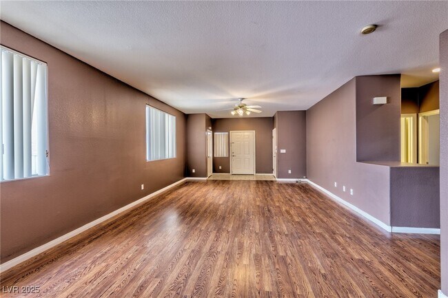 Foto del edificio - 8908 W Rochelle Ave