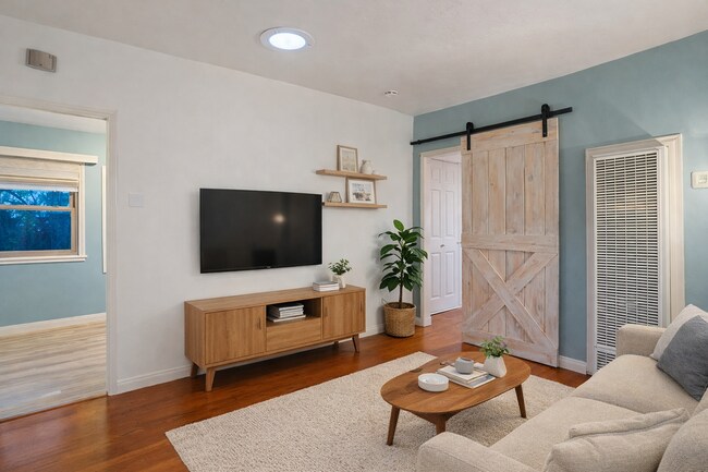 Foto del edificio - 4224 Swift Ave