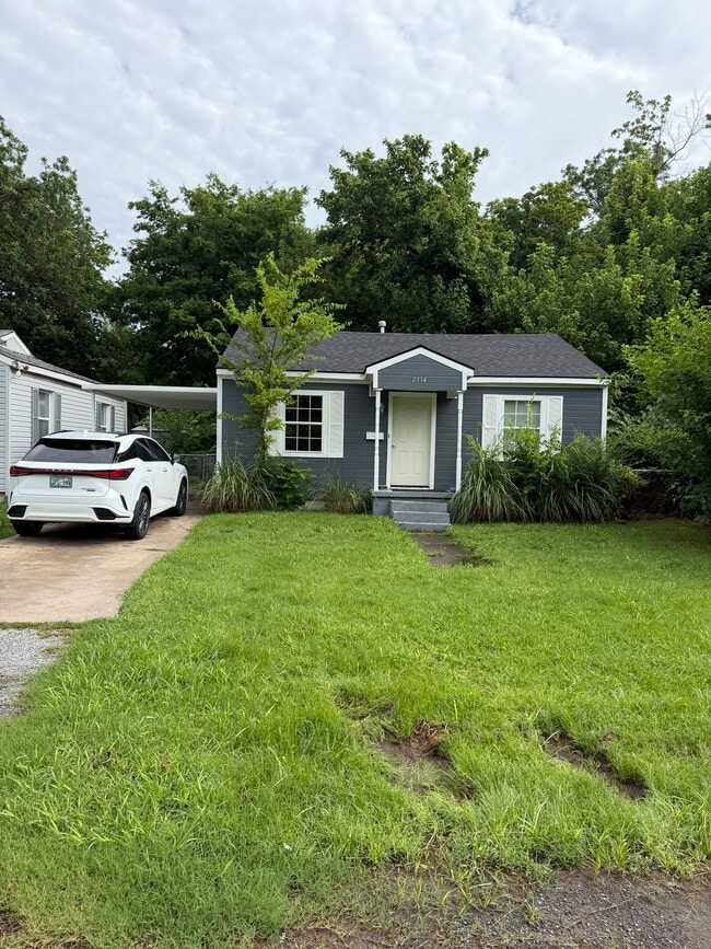 Outside - 2114 Hayes St