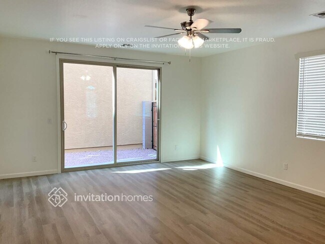 Foto del edificio - 3379 E Constitution Dr