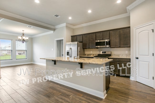 Building Photo - 612 Claiborne Trails Dr