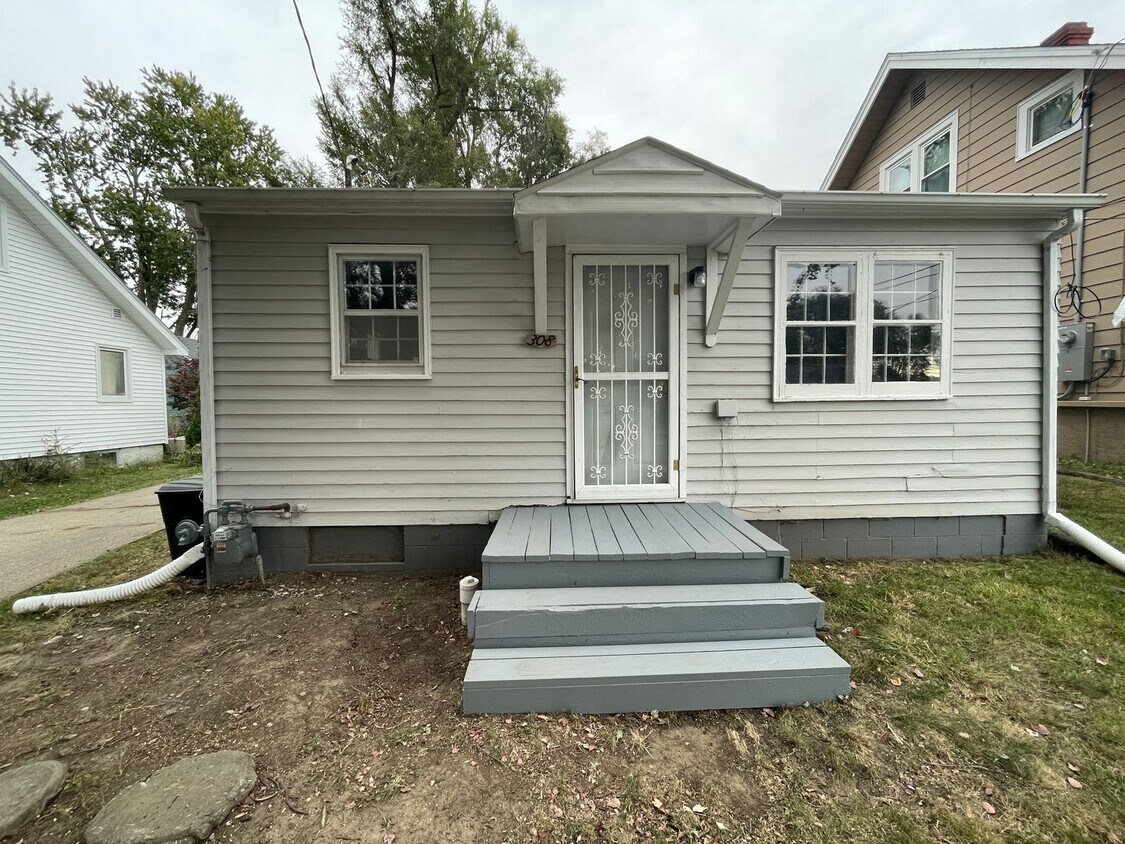 Foto principal - Updated 1 Bedroom Home - Washer-Dryer Included!
