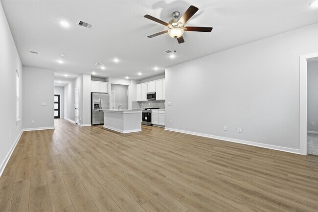 Building Photo - 8598 Blueberry Ash St