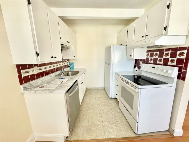 Foto del edificio - 7 Cypress Rd