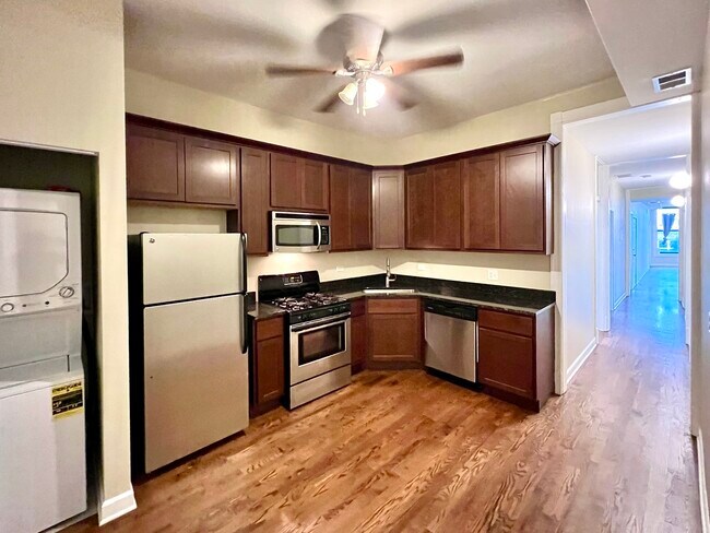 Foto del edificio - 2445 W Harrison St