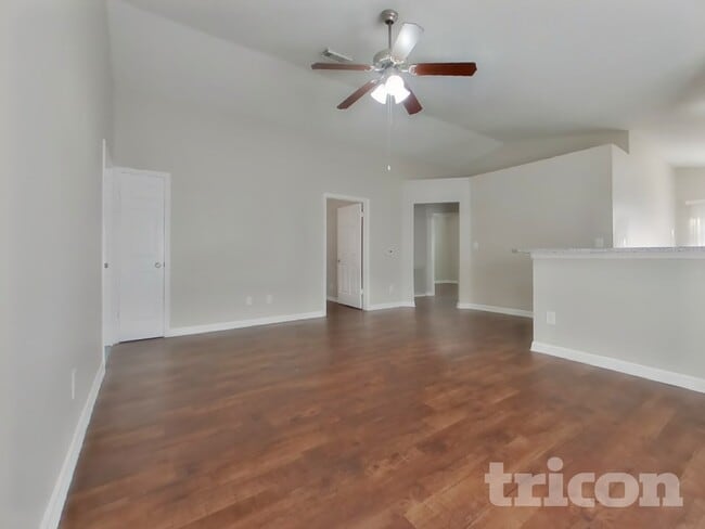 Building Photo - 3155 Boynton Dr