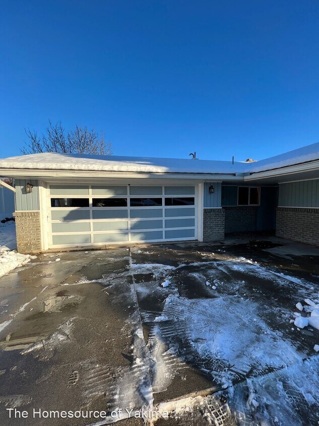 Primary Photo - 3 br, 2 bath House - 409 N 62nd Avenue