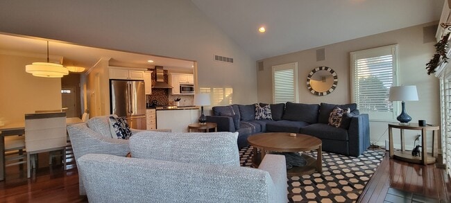 Building Photo - 547 Neff Rd