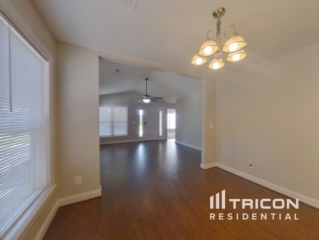 Foto del edificio - 112 Kingsgate Ct