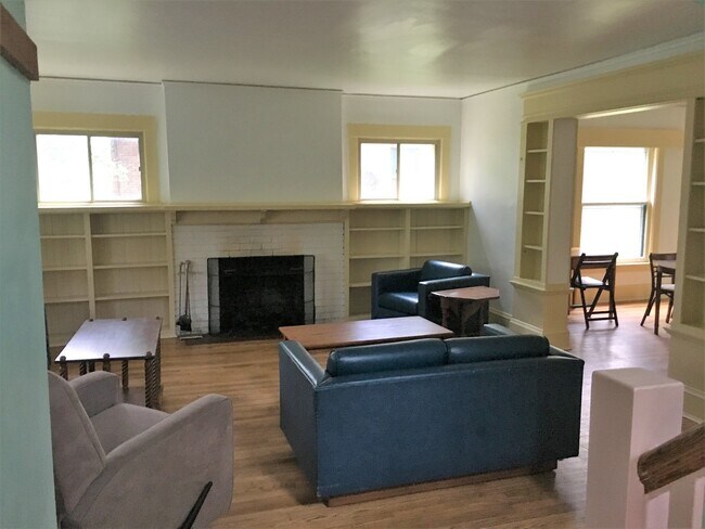 Building Photo - West Shore Apartments -107E