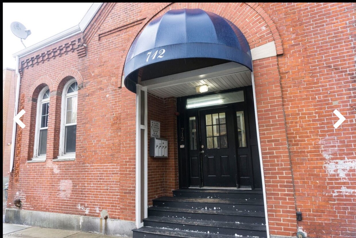 Primary Photo - 724 Shawmut Ave