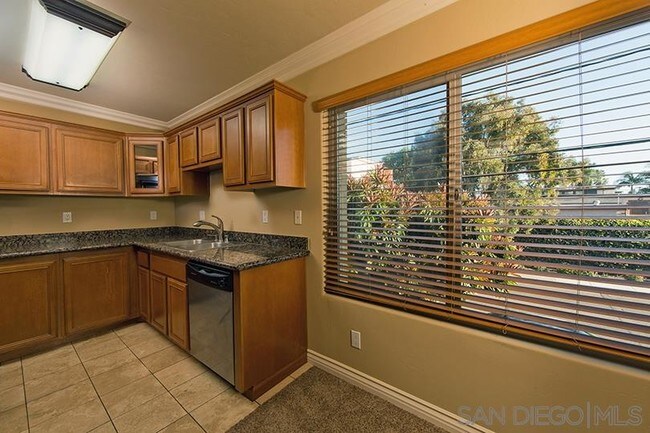 Foto del edificio - 1450 Iris Ave