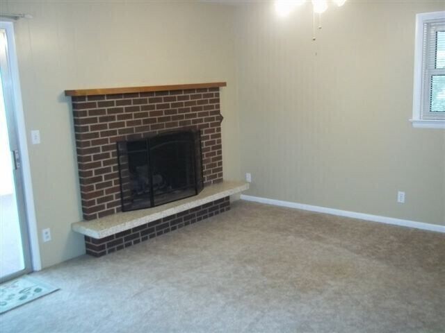 Building Photo - Quaint 3 bedroom ranch