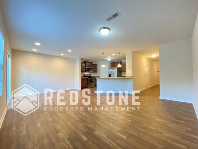 Building Photo - 3 Bedroom, 2.5 Bath - Townhouse