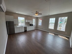 Building Photo - 201 E Orange Ave